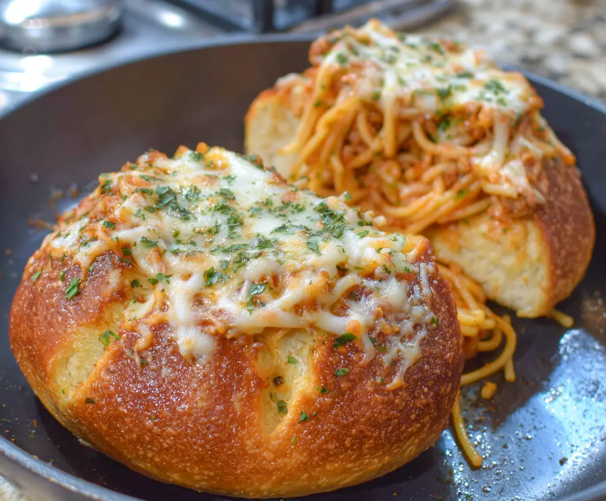 Easy Spaghetti Garlic Bread Bowls